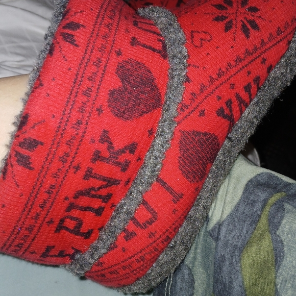 PINK brand slippers - Picture 3 of 4